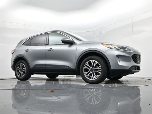 Used 2022 Ford Escape SEL image 32