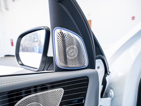 Used 2024 Mercedes-Benz Maybach GLS 600 4MATIC image 35