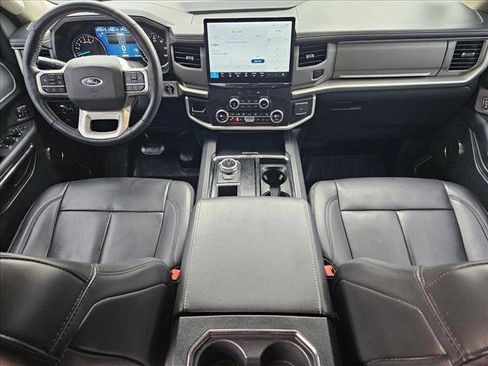 Used 2022 Ford Expedition Max XLT image 19