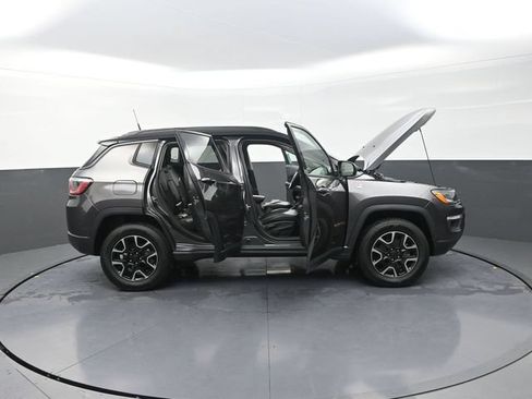 Used 2019 Jeep Compass Trailhawk AWD/4WD image 47