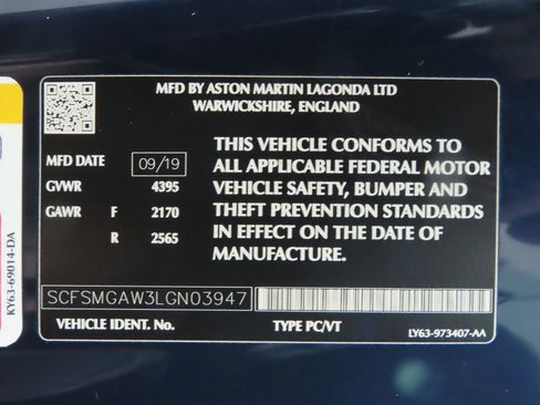 Used 2020 Aston Martin V8 Vantage Coupe image 32