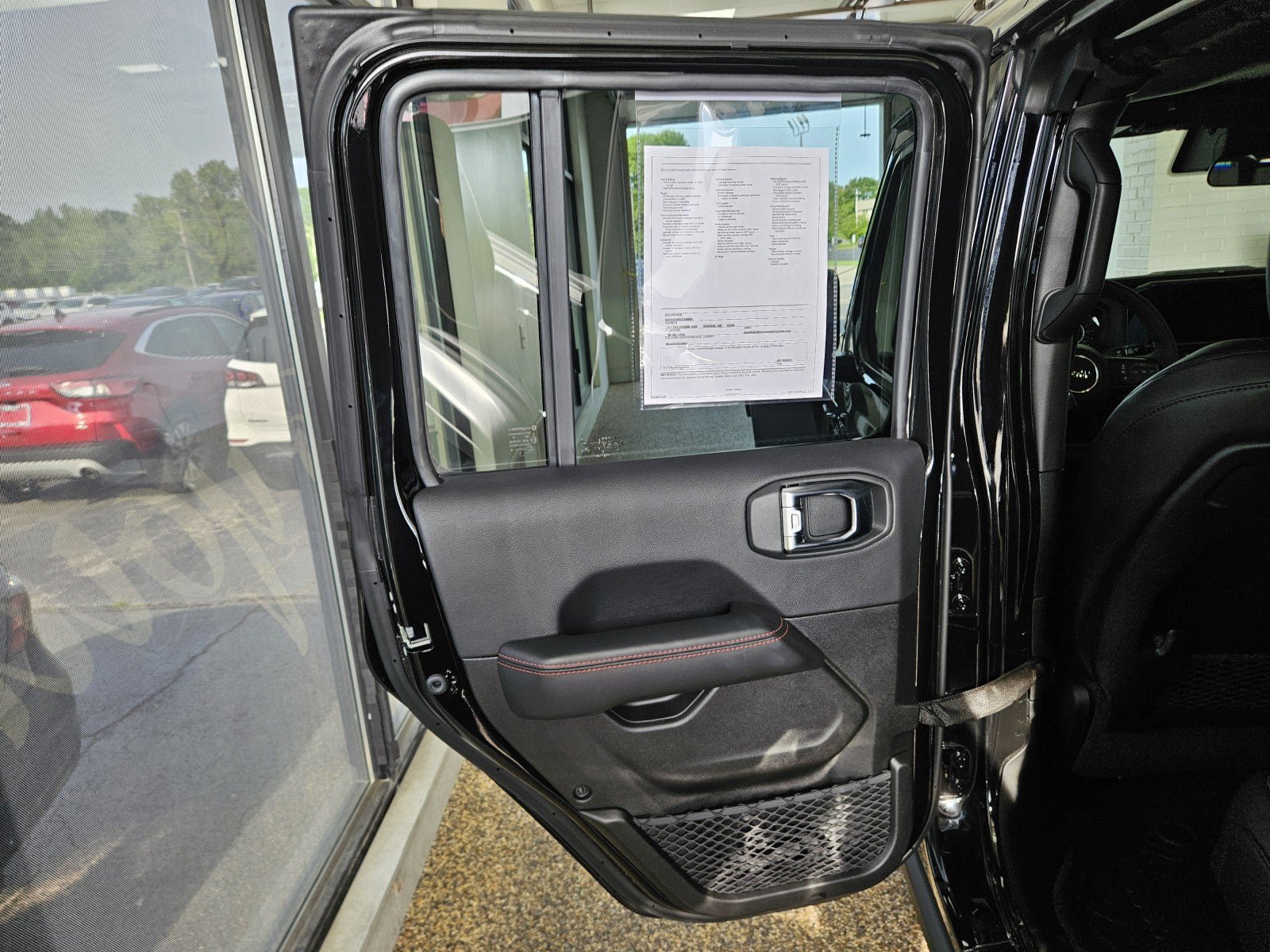 Used 2025 Jeep Gladiator Rubicon w/ Convenience Group AWD/4WD image 15
