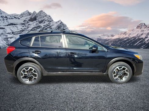 Used 2017 Subaru Crosstrek 2.0i Limited image 7
