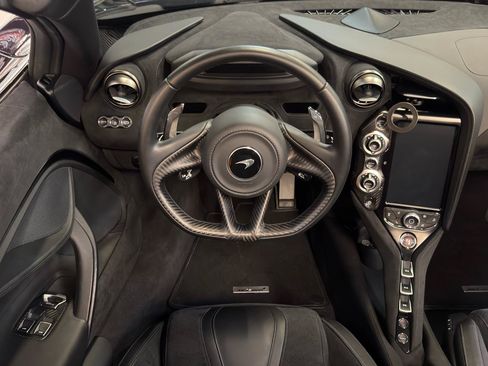 Used 2022 McLaren 720S Performance RWD image 22