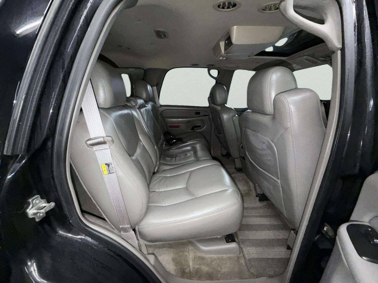 Used 2005 Chevrolet Tahoe Z71 w/ Preferred Equipment Group AWD/4WD image 25