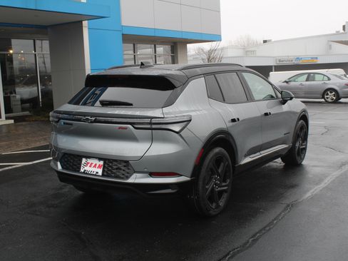 New 2026 Chevrolet Equinox EV RS image 4
