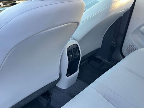 Used 2025 Hyundai Kona SEL image 24