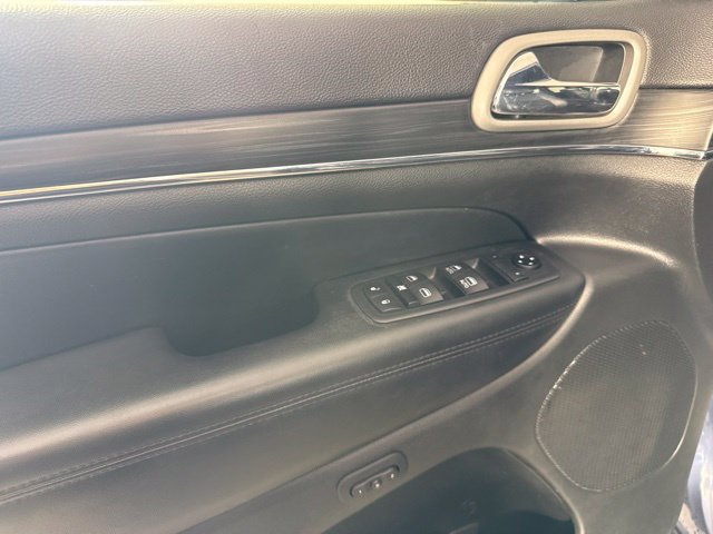 Used 2021 Jeep Grand Cherokee Limited AWD/4WD image 13