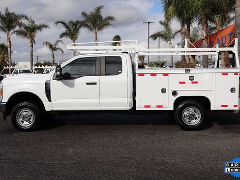 Used 2023 Ford F250 XL w/ Snow Plow/Camper Package AWD/4WD image 5