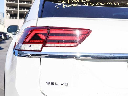 Used 2022 Volkswagen Atlas Cross Sport SEL R-Line image 9