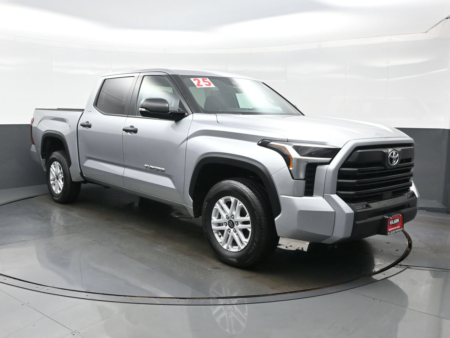 Used 2025 Toyota Tundra SR5 w/ SR5 Convenience Package AWD/4WD image 8