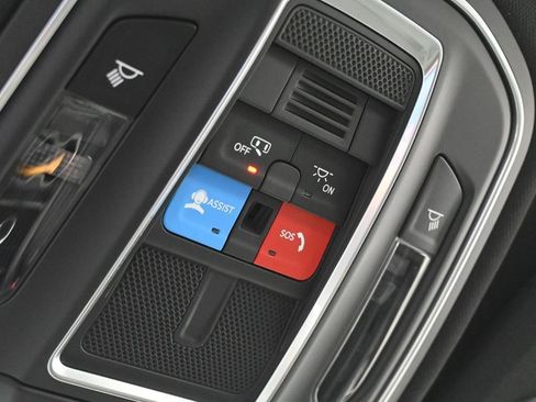 Used 2024 Jeep Grand Cherokee Laredo w/ Trailer Tow Package image 24