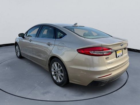 Used 2019 Ford Fusion SE image 4