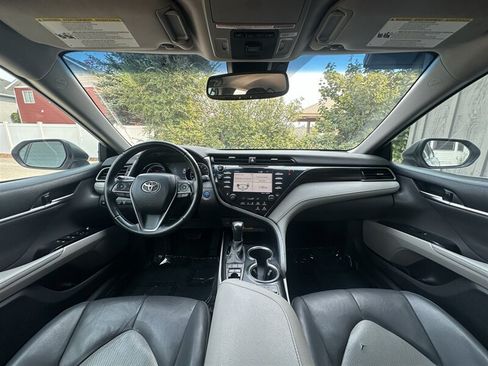 Used 2020 Toyota Camry XLE w/ Carpet Mat Package FWD image 4