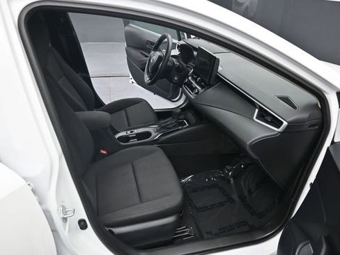 Used 2024 Toyota Corolla LE FWD image 30