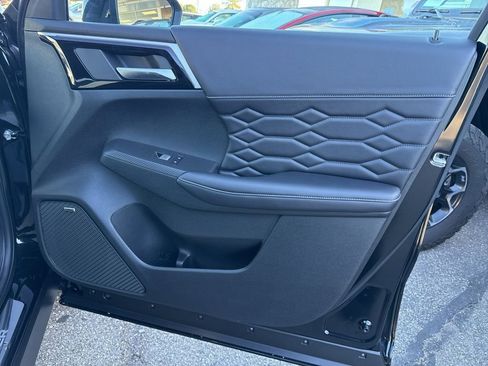New 2026 Mitsubishi Outlander SEL image 33