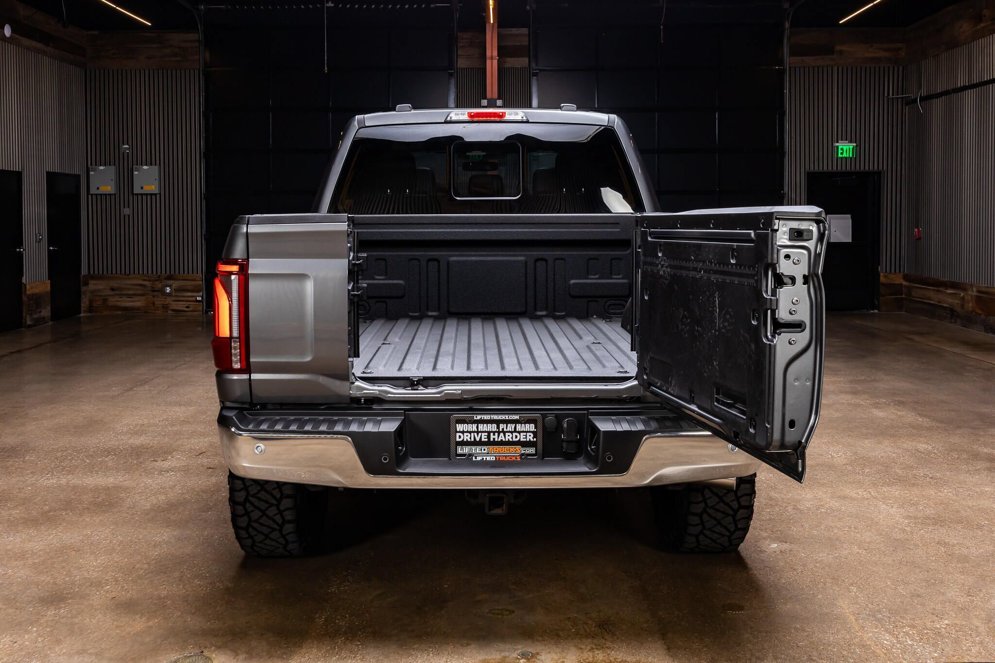 Used 2025 Ford F150 Lariat w/ Equipment Group 502A High AWD/4WD image 9