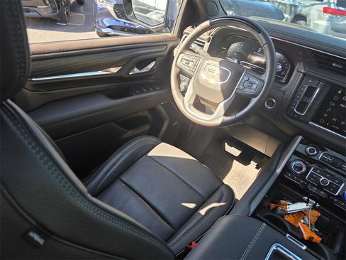 Used 2024 GMC Yukon Denali w/ Denali Reserve Package image 28