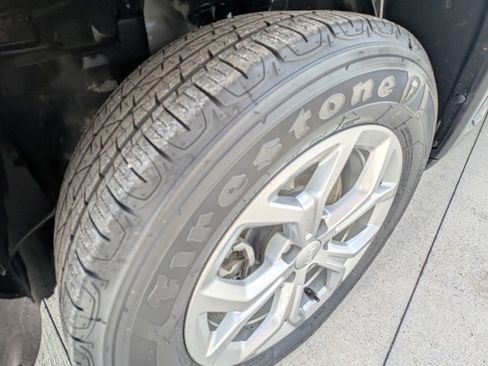 Used 2024 Jeep Compass Sport image 36