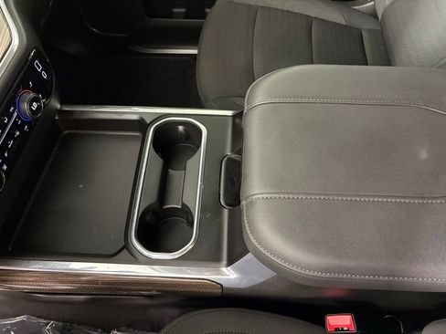 Used 2025 Chevrolet Silverado 2500 LT w/ Convenience Package image 35