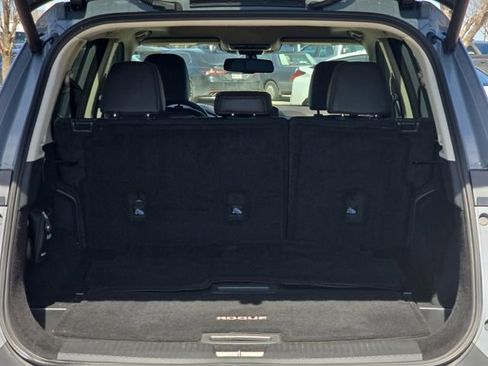 Used 2021 Nissan Rogue SL w/ Premium Package image 12