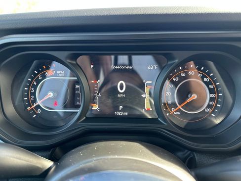 Certified 2024 Jeep Wrangler Sahara w/ Technology Group image 12