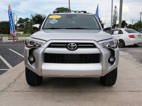 Used 2022 Toyota 4Runner SR5 Premium w/ Moonroof Package AWD/4WD image 2