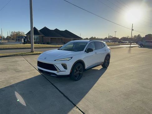 Used 2025 Buick Envision Sport Touring image 1