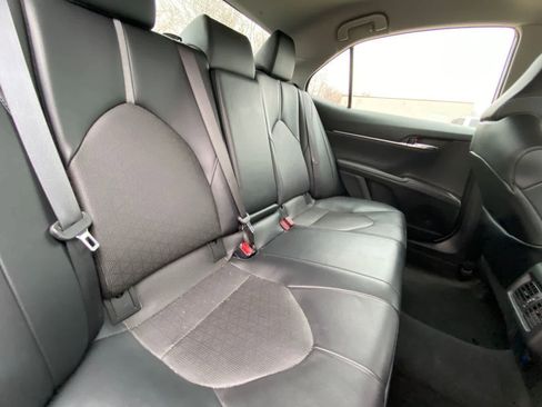 Used 2022 Toyota Camry XSE image 19