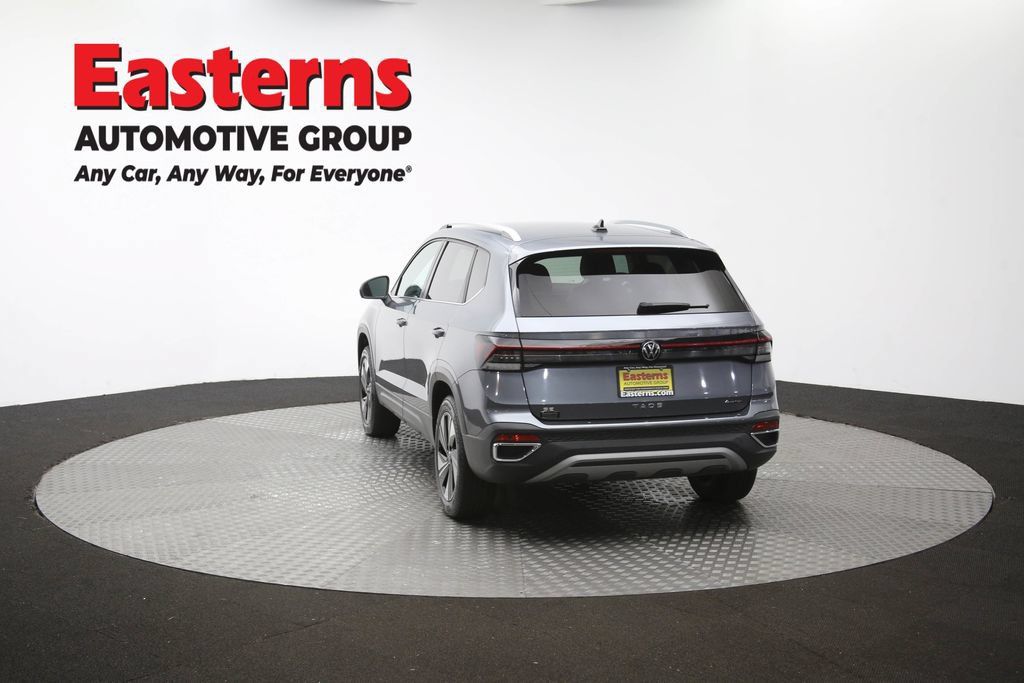 Used 2025 Volkswagen Taos SE AWD/4WD image 64