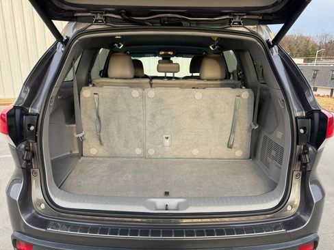 Used 2018 Toyota Highlander Plus image 17