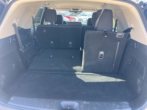 Used 2024 Nissan Pathfinder SV image 7