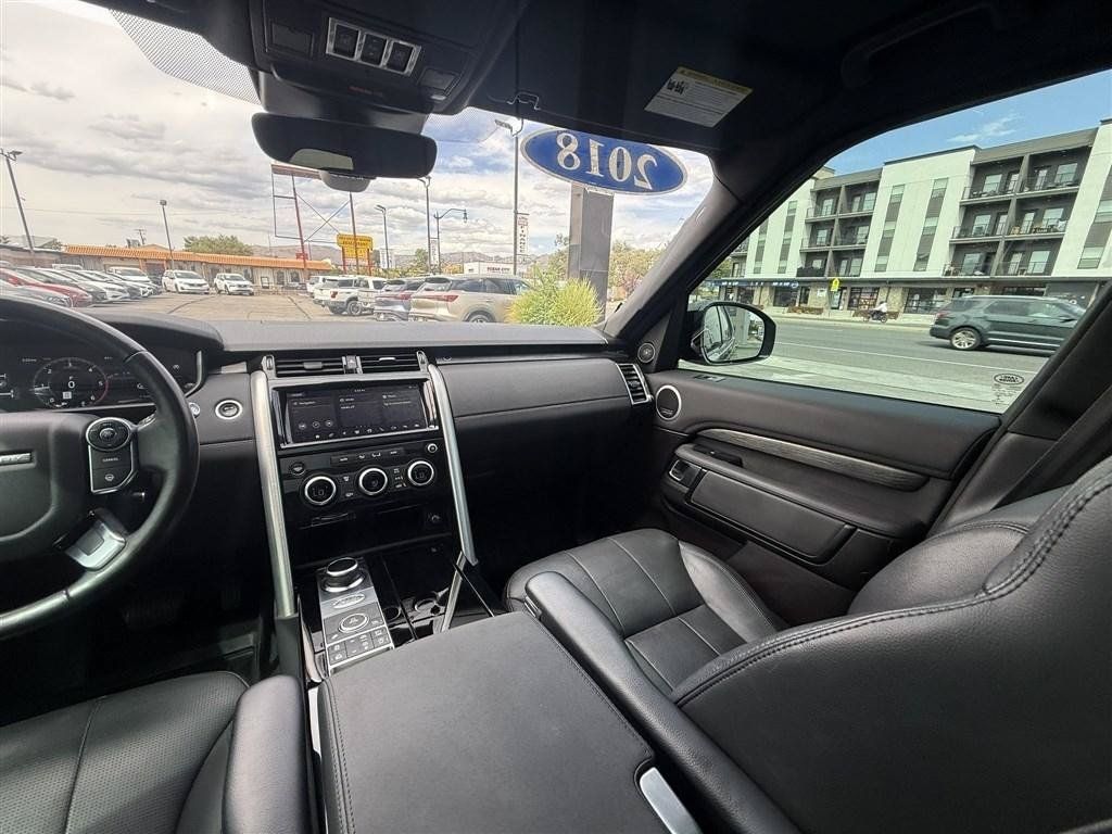 Used 2018 Land Rover Discovery HSE AWD/4WD image 26