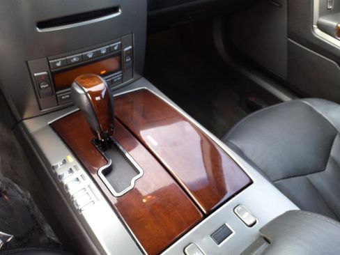 Used 2005 Cadillac XLR image 27