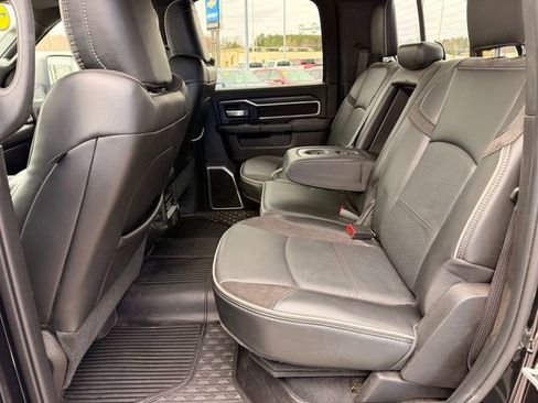 Used 2024 RAM 2500 Laramie w/ Night Edition image 28