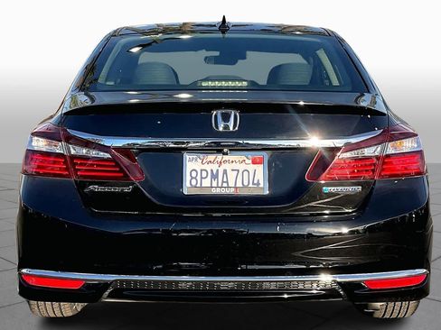 Used 2017 Honda Accord Hybrid Sedan image 5