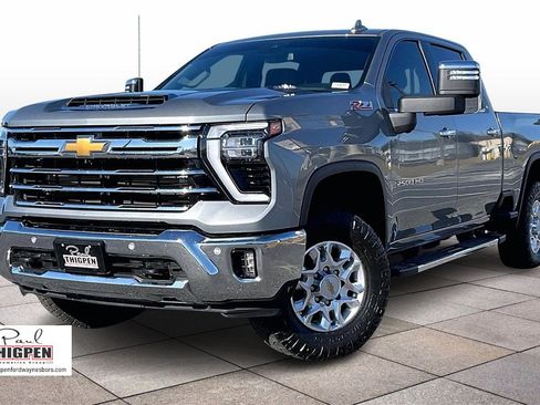 Used 2024 Chevrolet Silverado 2500 LTZ w/ LTZ Convenience Package image 11