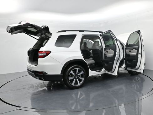 Used 2025 Honda Pilot Touring image 71