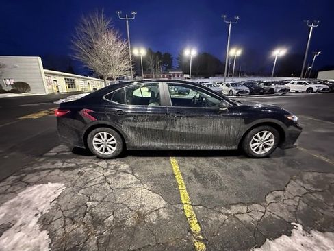 Used 2025 Toyota Camry LE w/ Convenience Package image 2