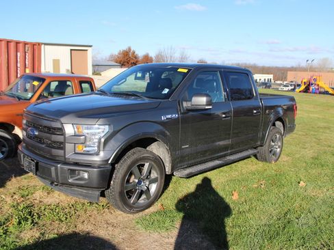 Used 2017 Ford F150 Lariat image 2