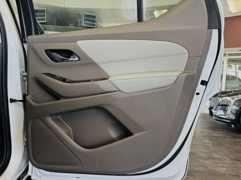 Used 2020 Chevrolet Traverse Premier FWD image 28