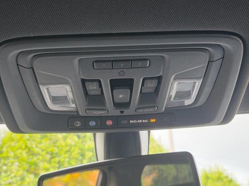 Used 2019 Chevrolet Silverado 1500 High Country w/ Z71 Off-Road Package image 31