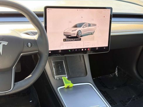 Used 2023 Tesla Model 3 Standard Range image 11