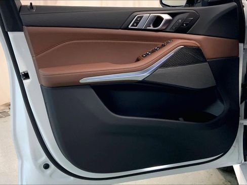 New 2026 BMW X5 M60i image 8