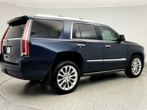Used 2019 Cadillac Escalade Premium Luxury AWD/4WD image 5