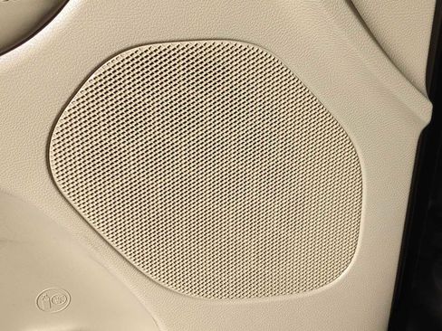 Used 2019 Jeep Grand Cherokee Overland image 25