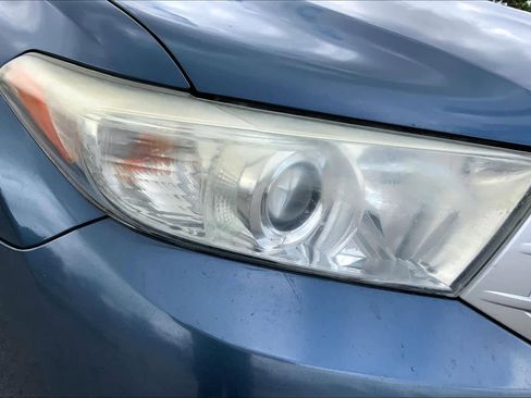 Used 2013 Toyota Highlander Plus FWD image 27