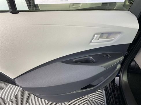 Used 2025 Toyota Corolla LE image 25