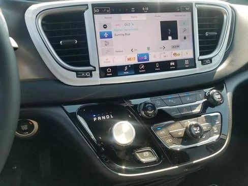 New 2026 Chrysler Voyager LX image 12