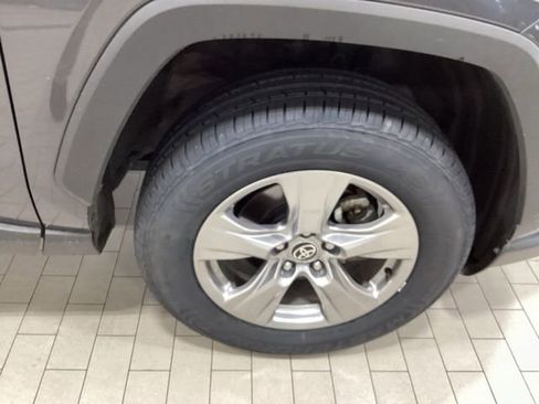 Used 2025 Toyota RAV4 XLE AWD/4WD image 21